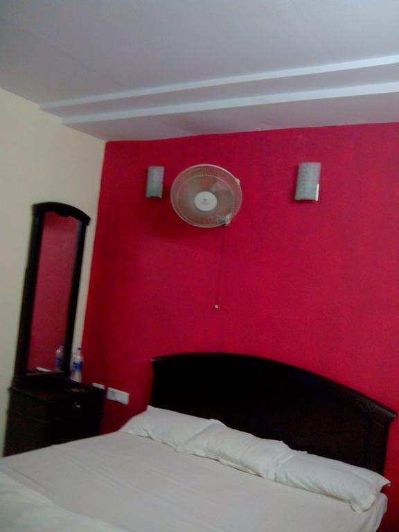 Hotel Rest Inn 勒克瑙 客房 照片
